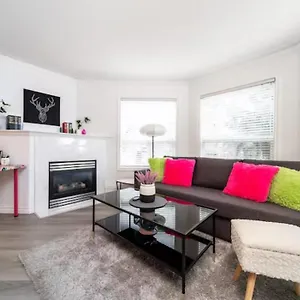 The Neon Palace - Kingbed - Fireplace - Netflix - Ug Park Апарт-отель